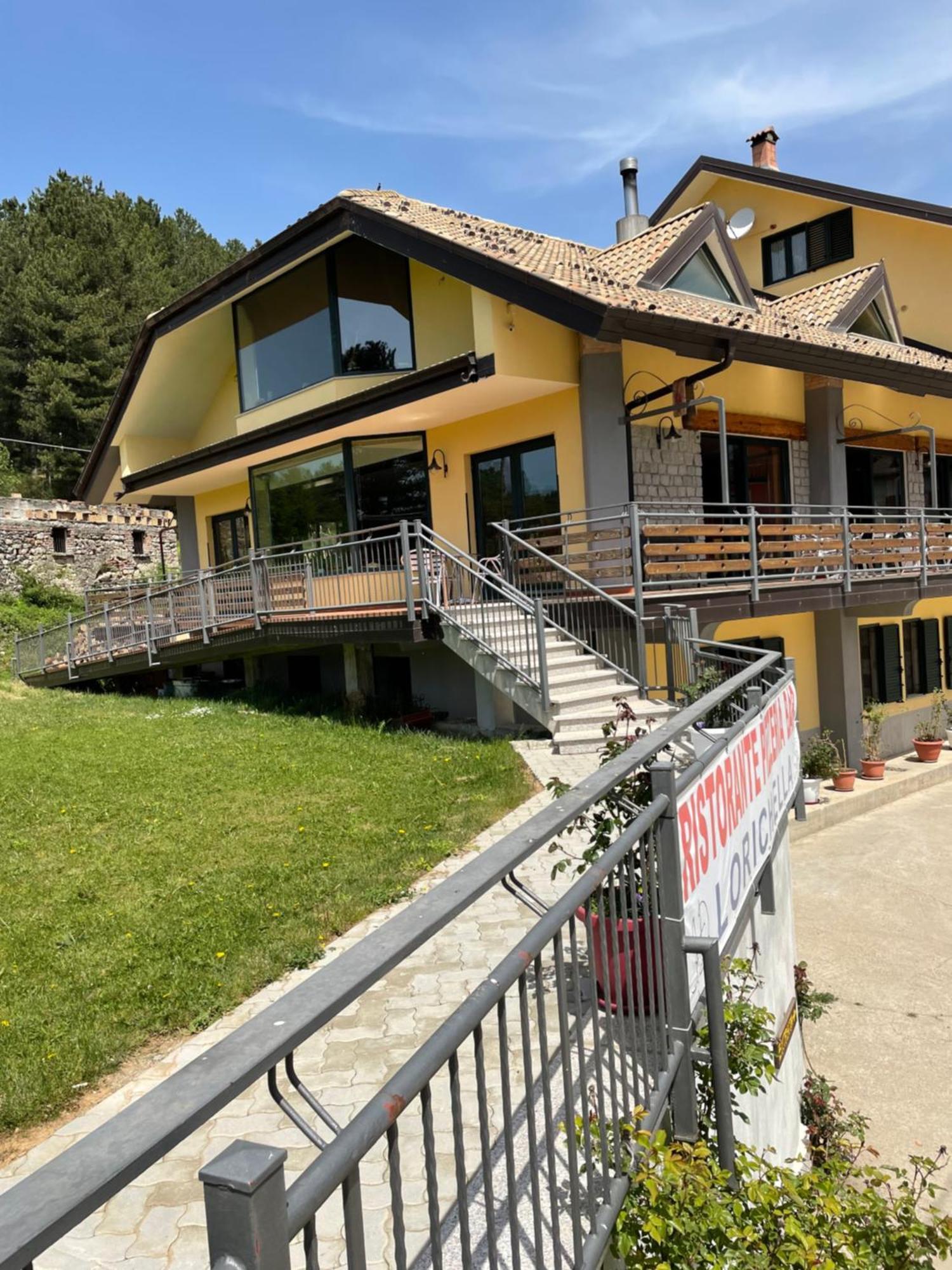 Fd Lorichella Hotel Lorica Eksteriør billede